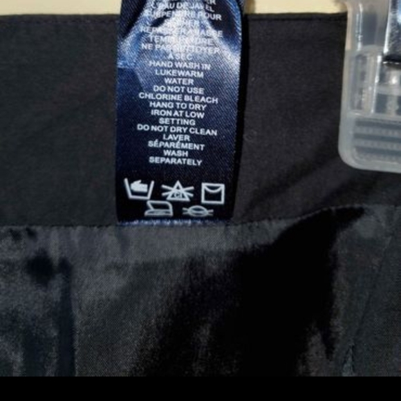 Womens Reitmans Black skirt with blue flower design on bottom Size 16 - Picture 5 of 7